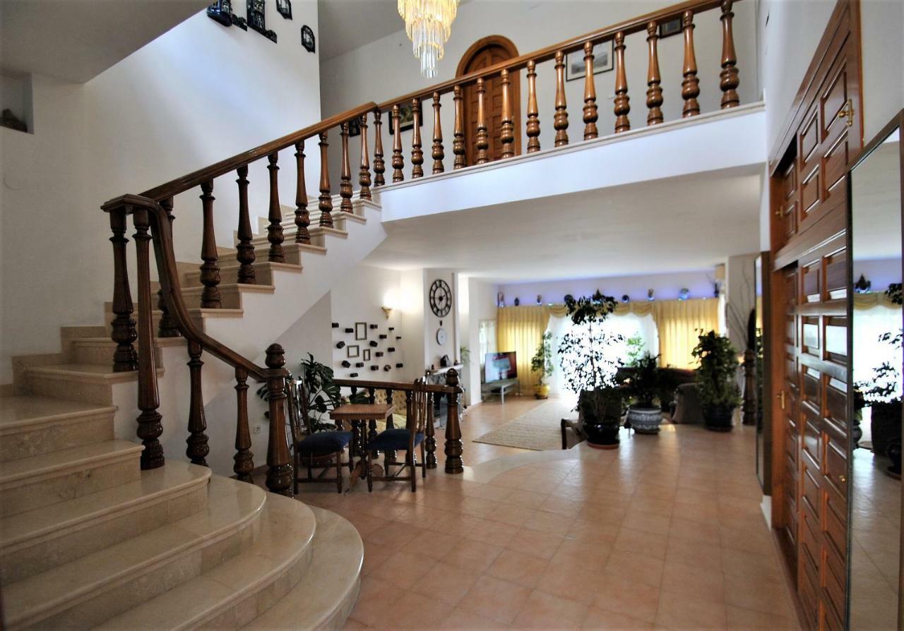 Holiday Villa In 10 Min From Fuengirola Beach With Sea Views Pool Bbq Parking Wifi Aircon Big Garden Михас Экстерьер фото